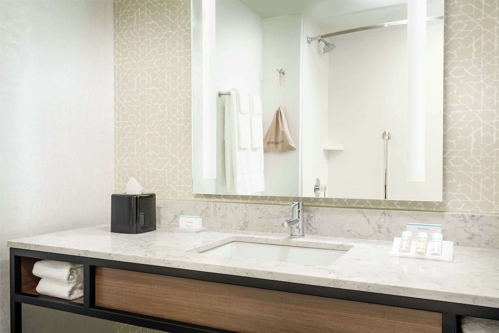 Hilton Garden Inn Annapolis Downtown 8/49
