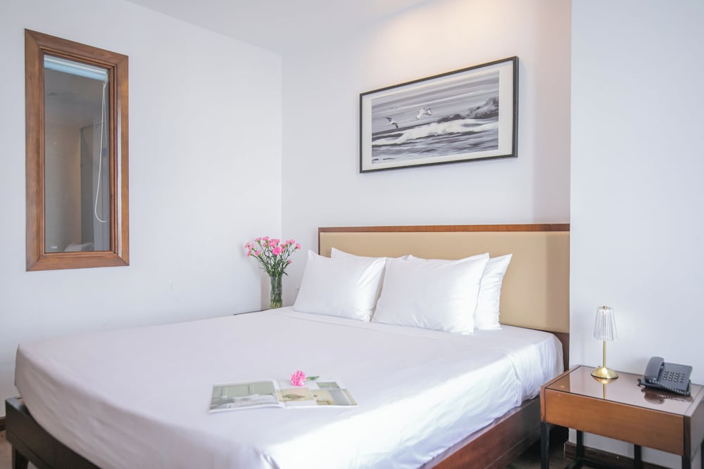 Ritzy Boutique Hotel Da Nang 24/77