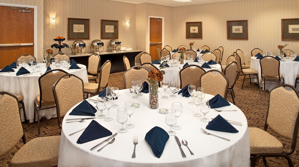 Doubletree By Hilton Chicago Schaumburg 43/45