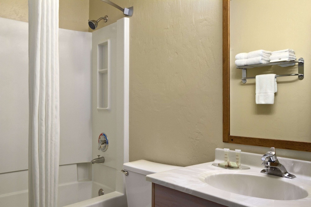 Super 8 By Wyndham Kennewick 19/21