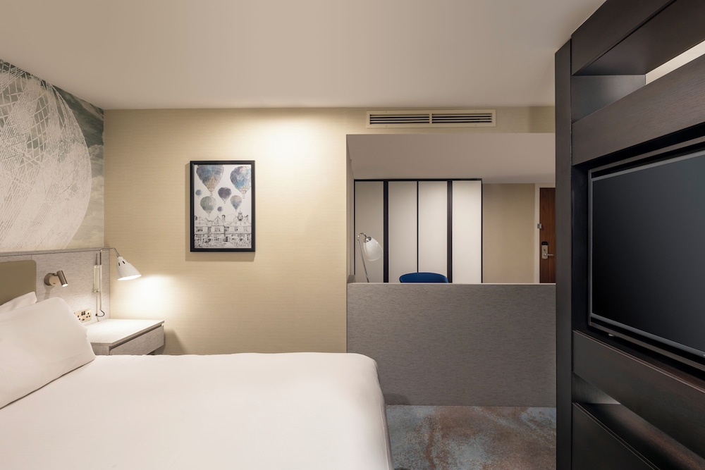 غرفة ديلوكس عائلية بسرير كينج مع أريكة، DoubleTree by Hilton Hotel & Spa Chester 5/10