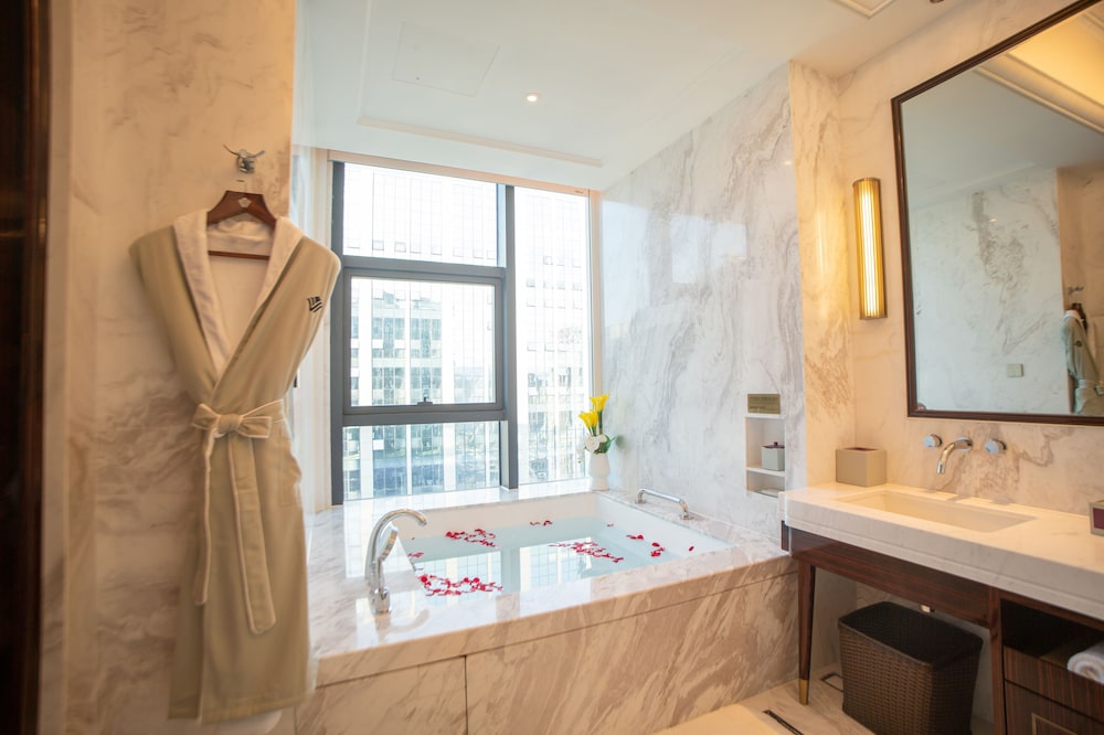 Wyndham Grand Tongren Downtown Hotel 54/56
