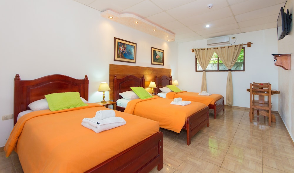 Twin Lodge Galapagos Hotel 17/68