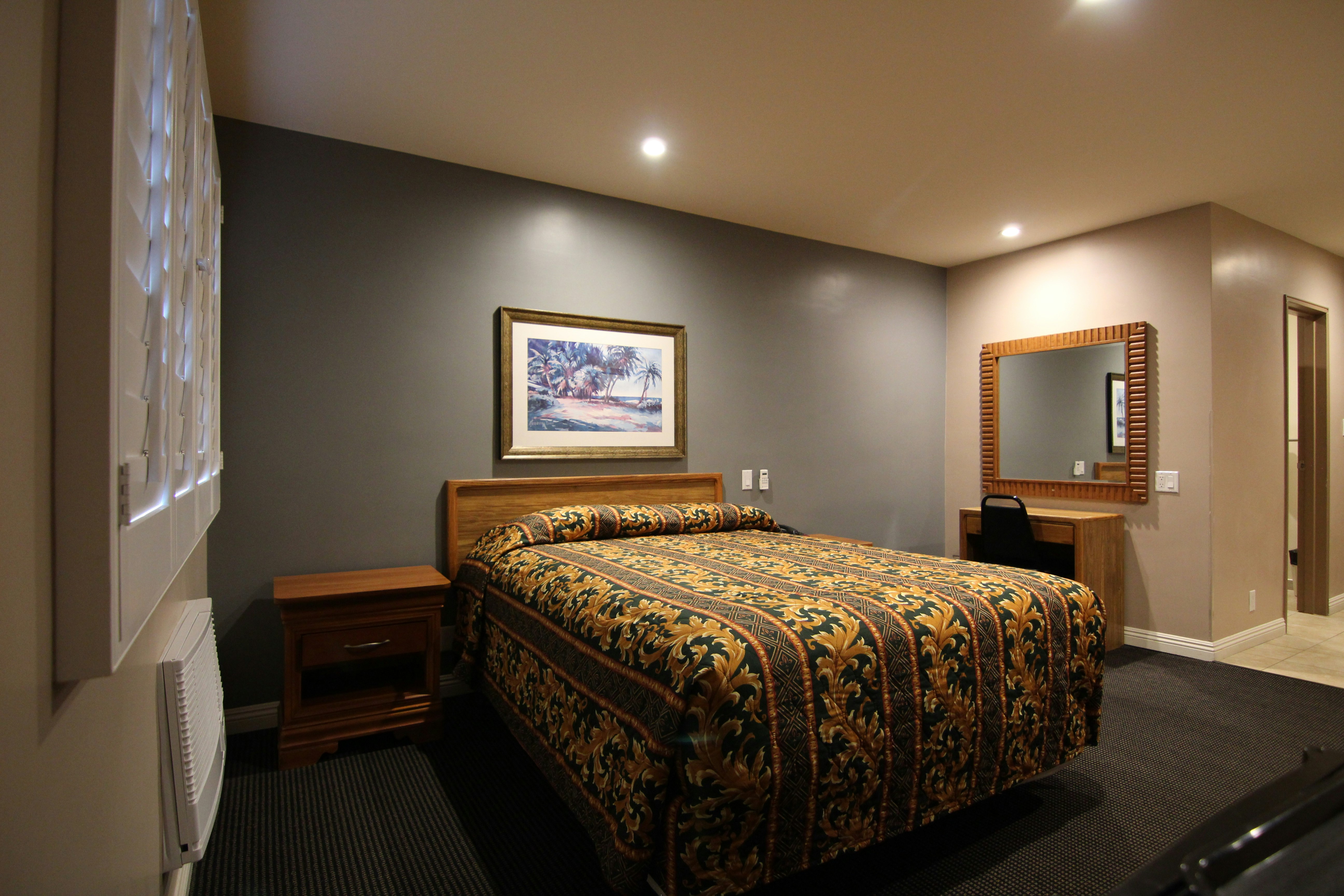 Dunes Inn Wilshire 11/72