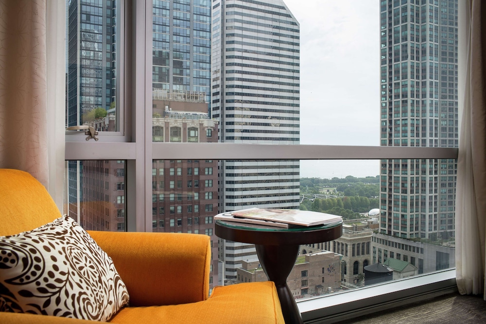 theWit Chicago, a Hilton Hotel 50/67