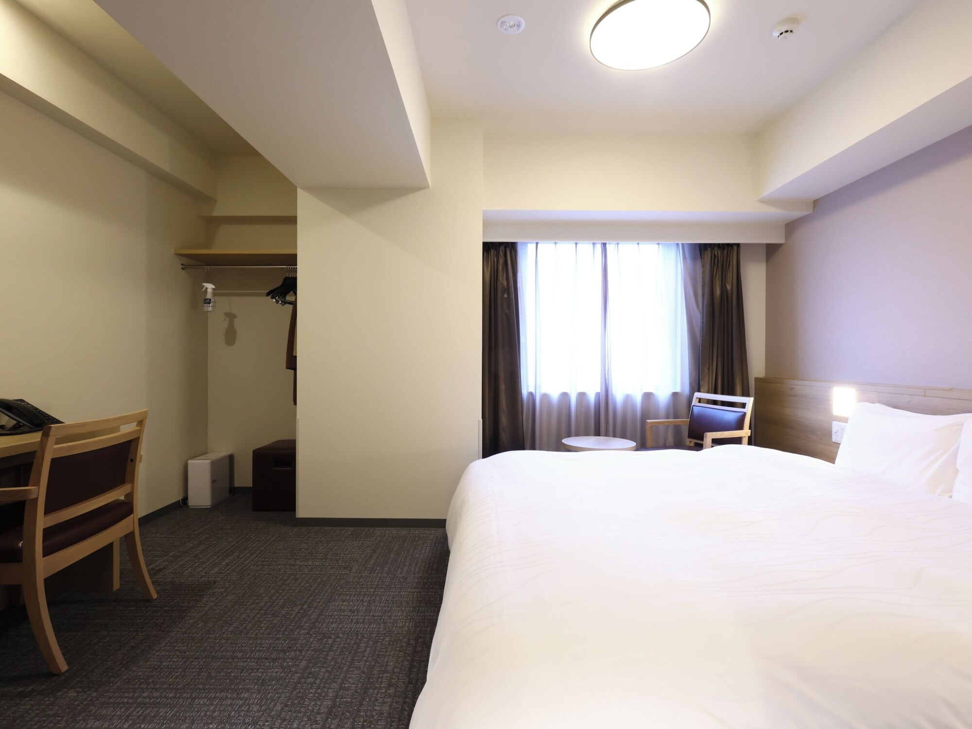 BASIC, KING BED