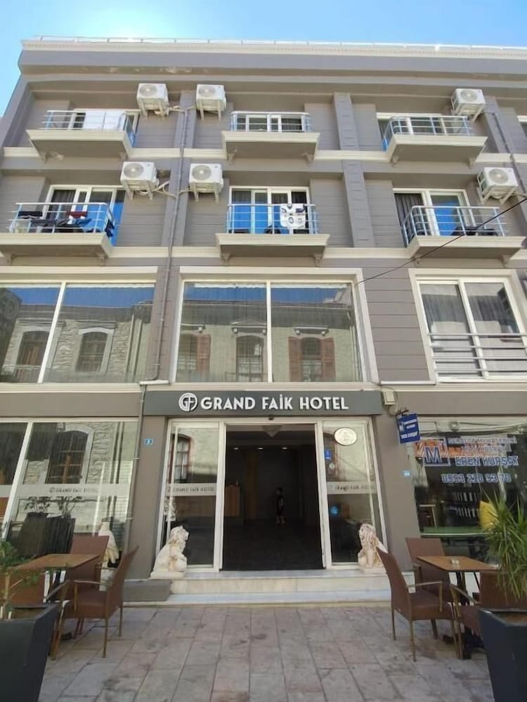 Faik Hotel 3/50