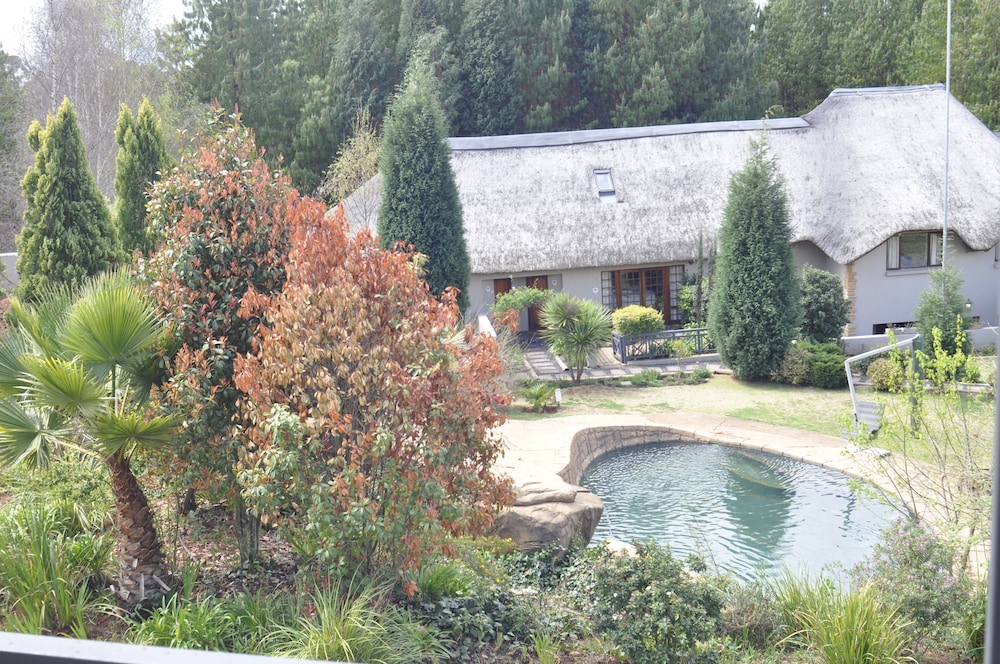 The Highlander Hotel 42/50