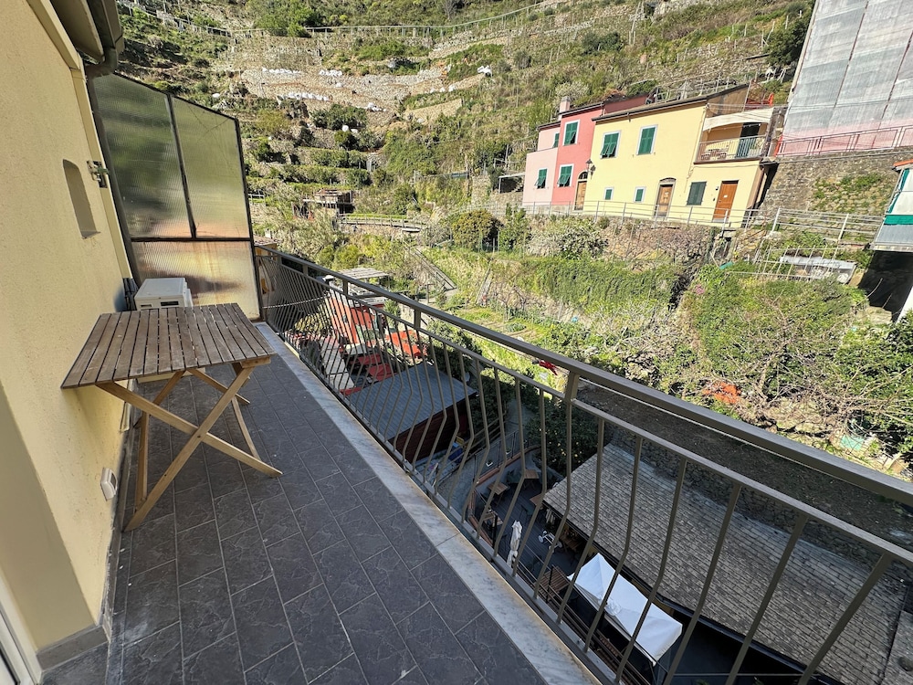 Giovanni Rooms Manarola 39/49
