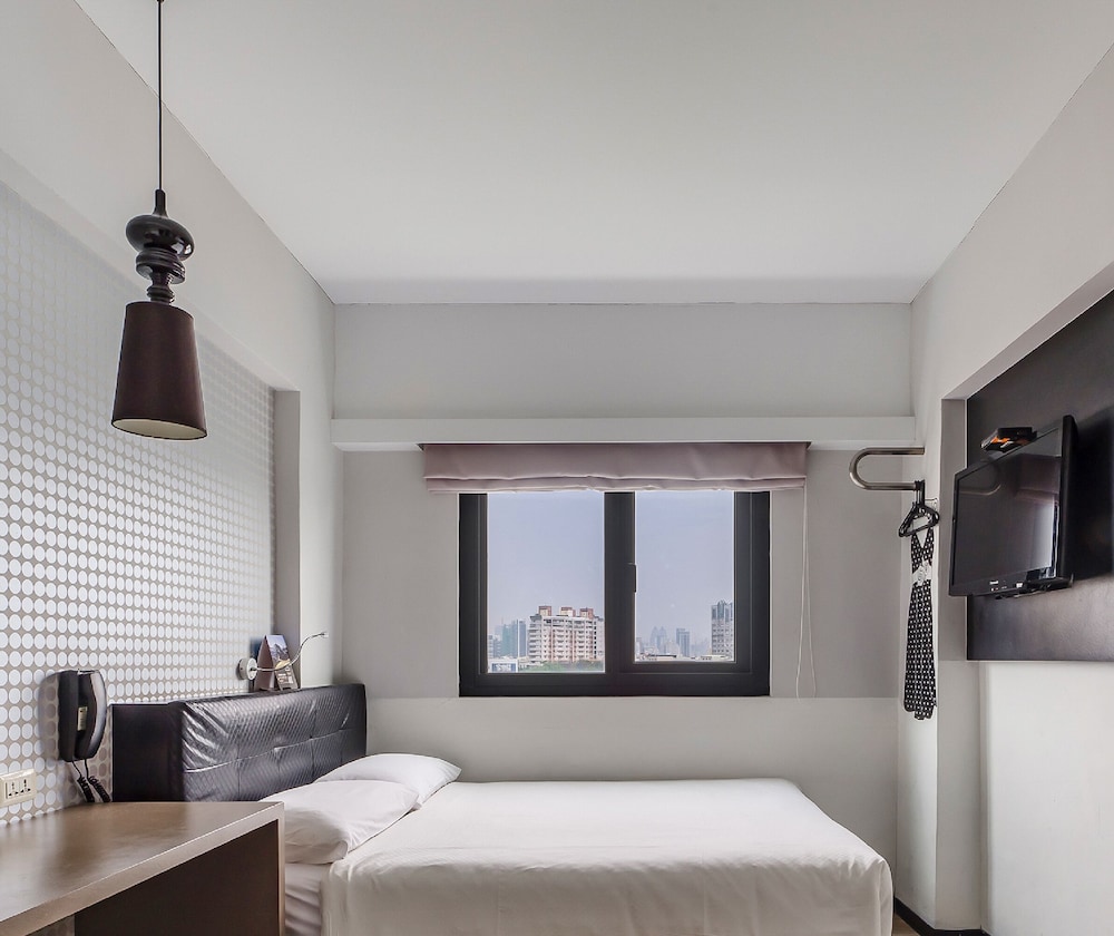 CHECK inn Express Kaohsiung Love River 23/66