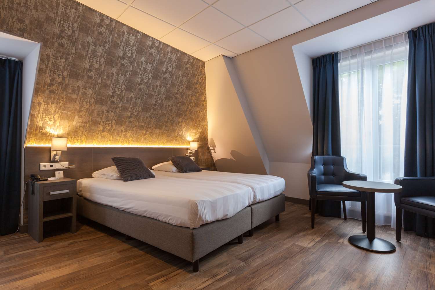 Comfort, Twin Beds