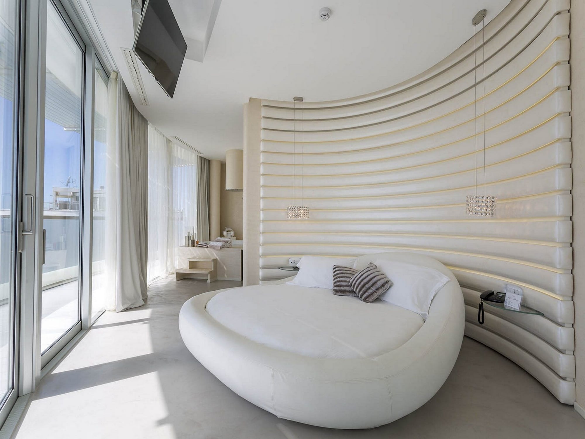 2 BEDROOMS, PENTHOUSE