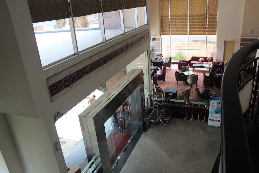 Swiss Belhotel Borneo Samarinda 6/68