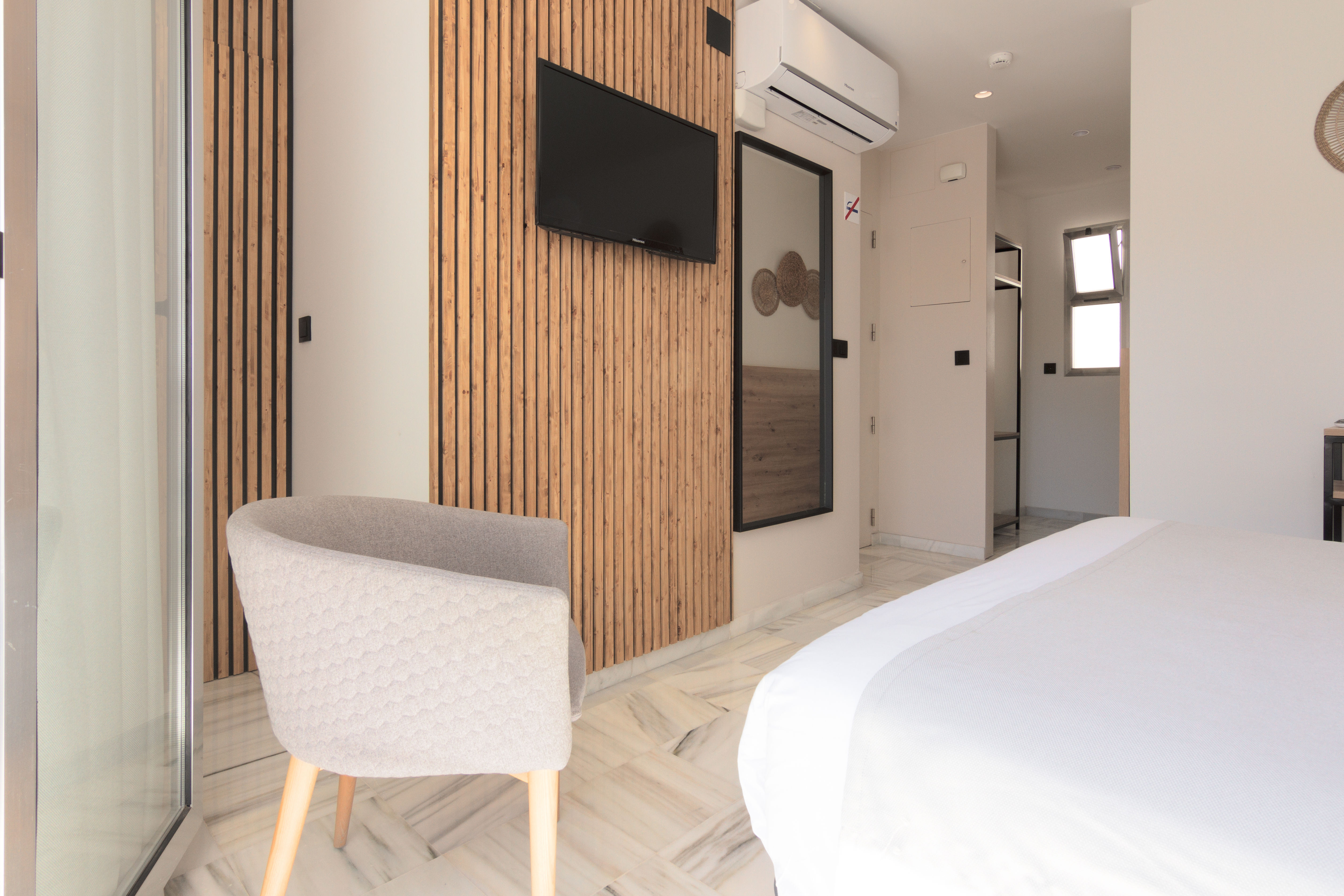 Superior, Double Bed, Terrace, Hotel La Milagrosa 6/7