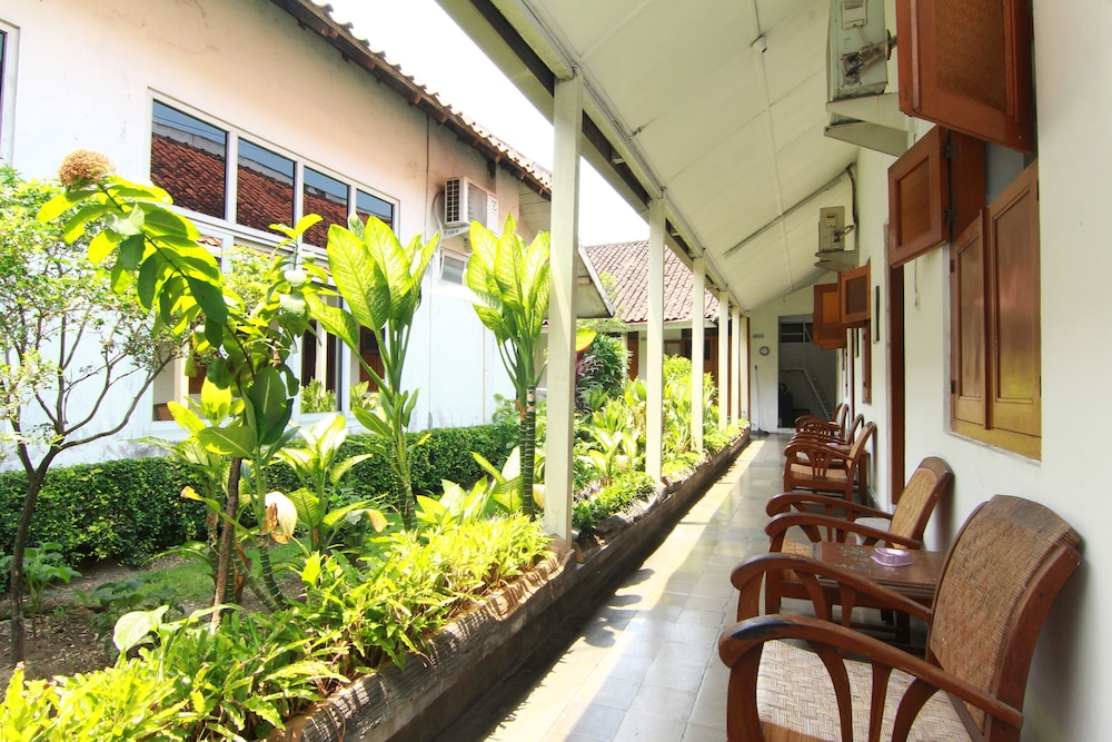 Hotel Limaran 72/77