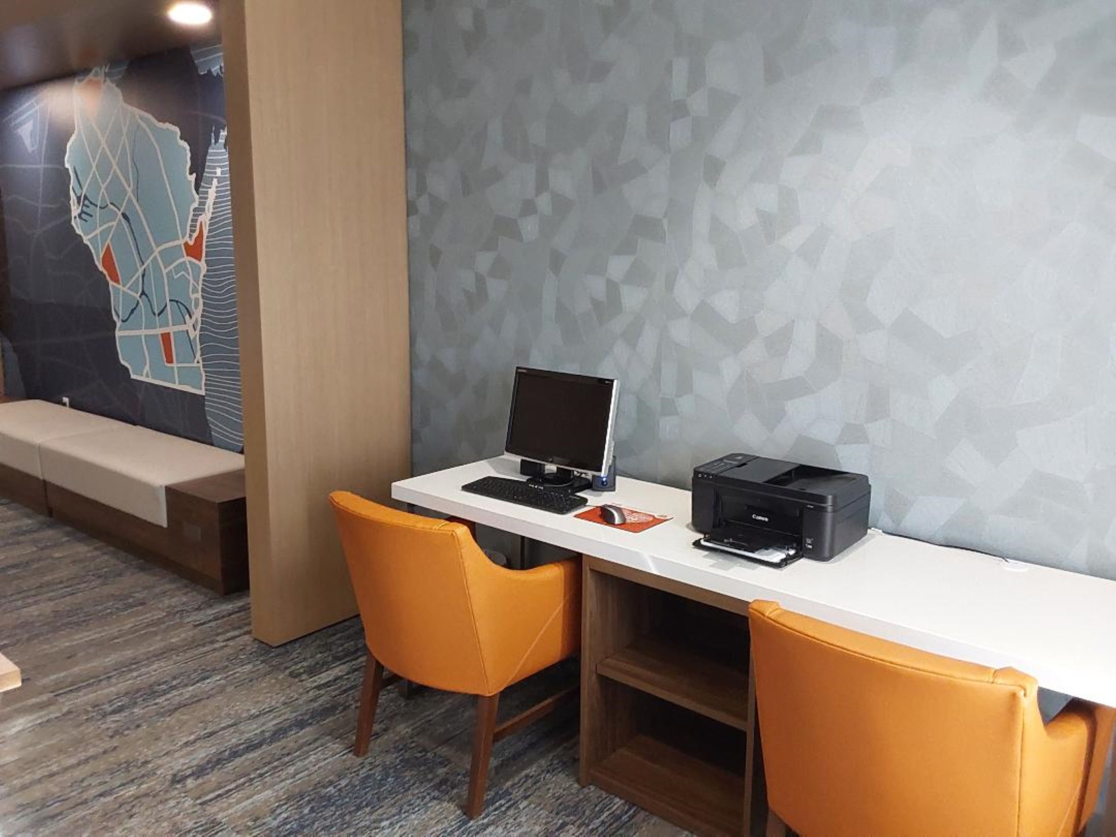 Holiday Inn Express Hotel And Suites Antigo 55/61