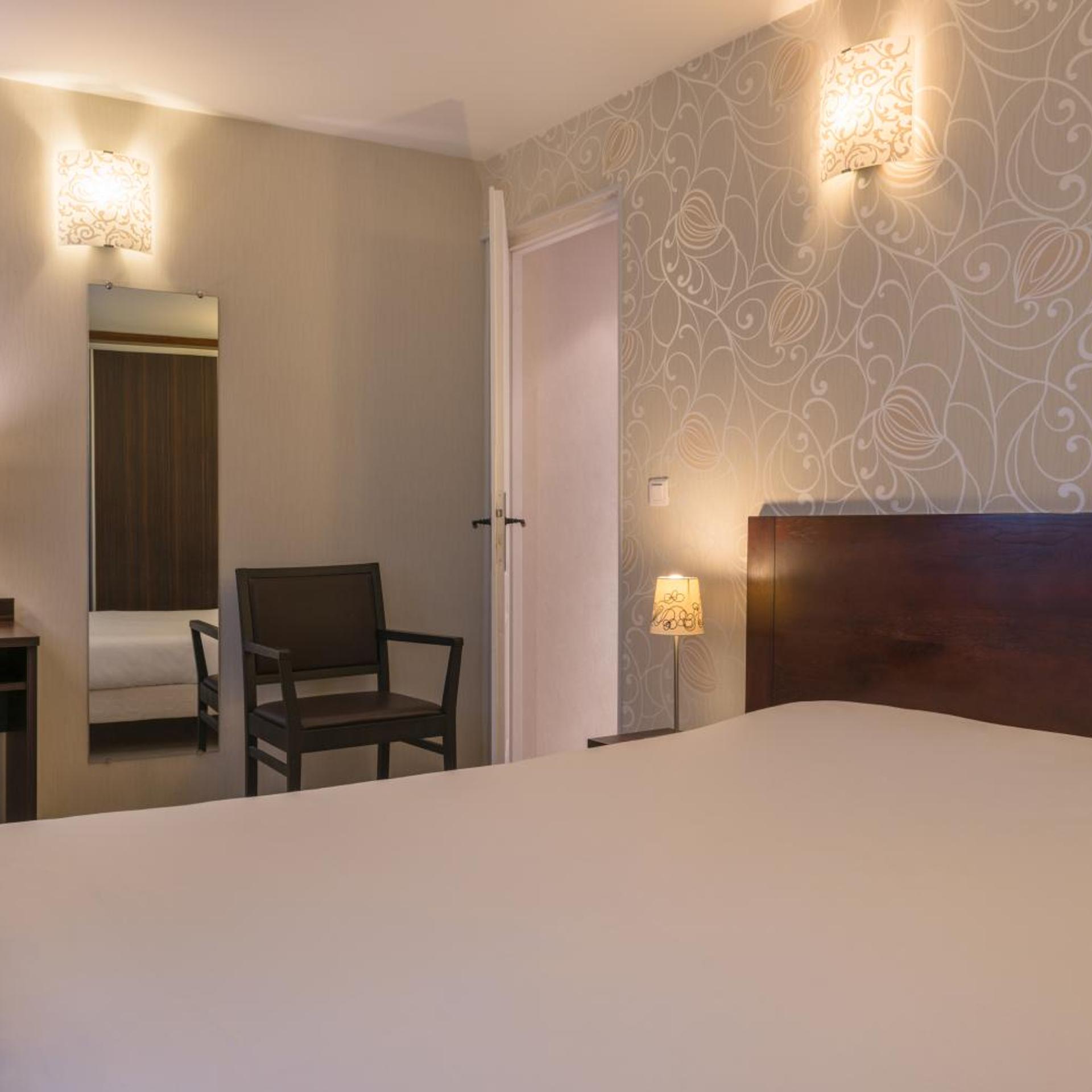 Louest Hotel 24/50