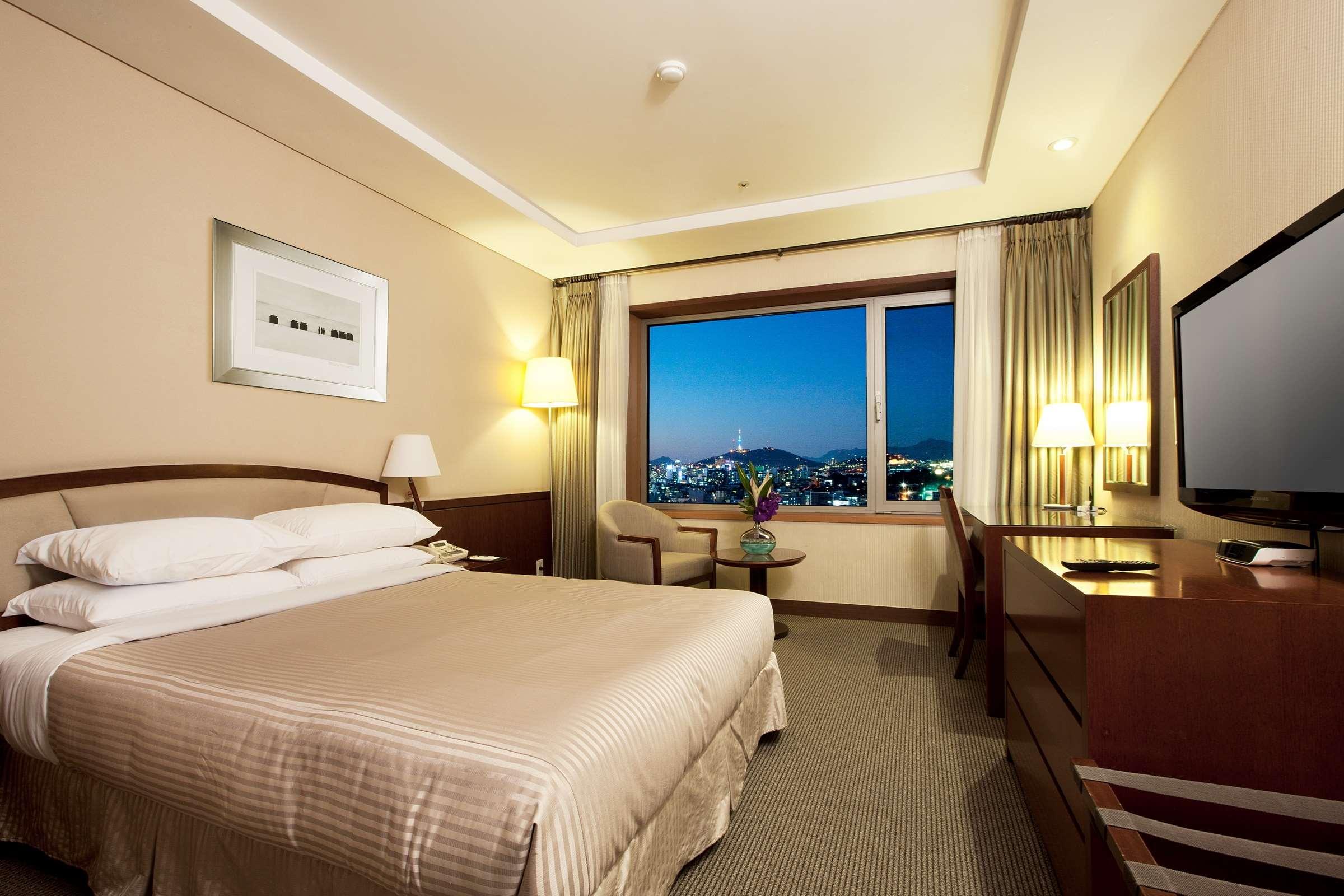 Free Wifi, Double Bed, Mini Bathroom