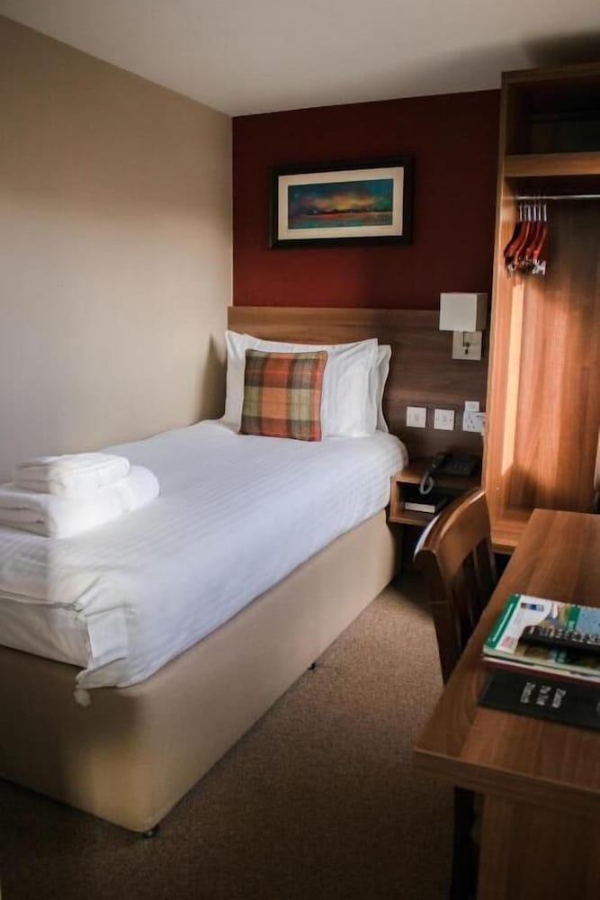 PORTREE HOTEL 15/36