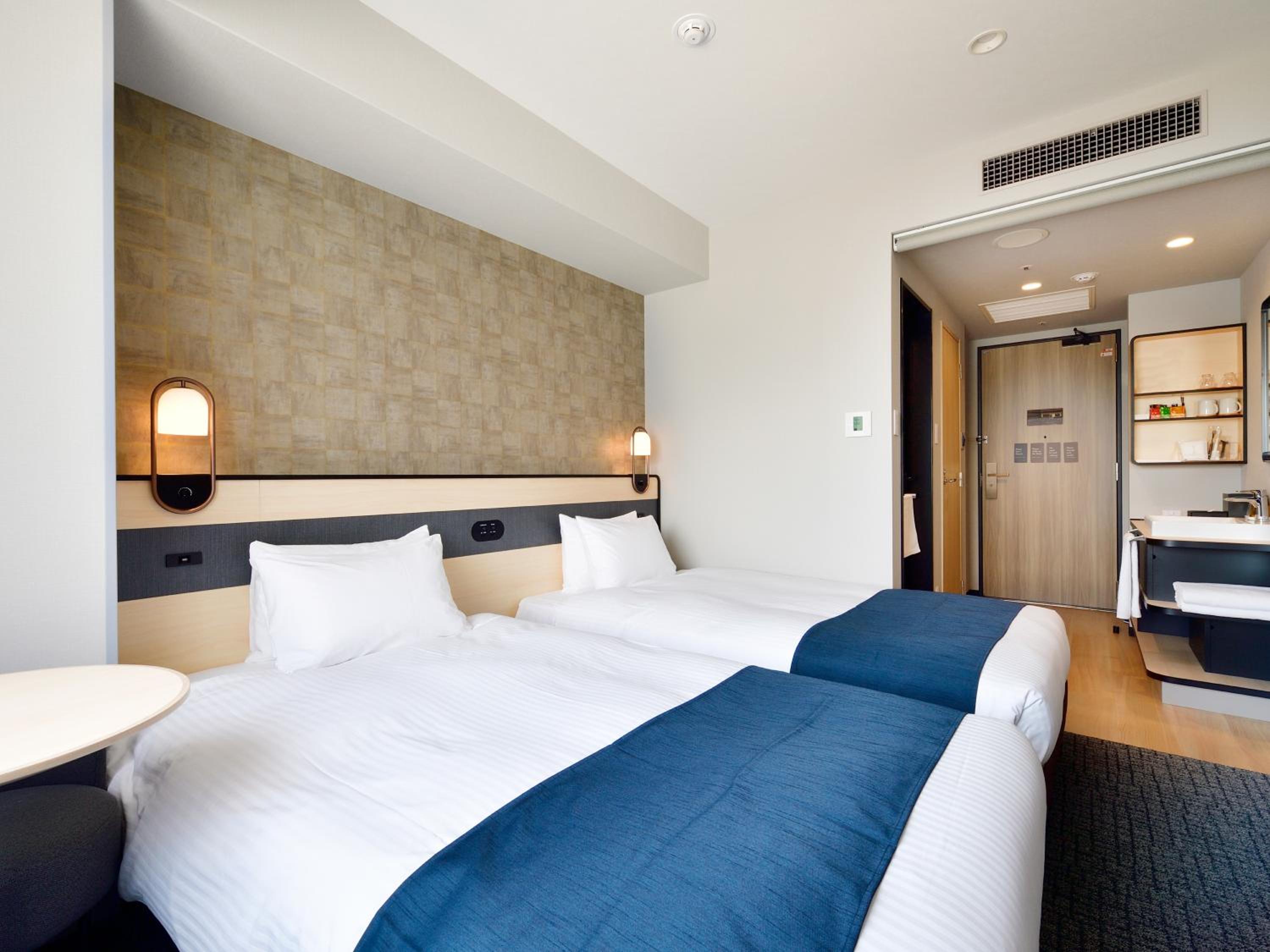 Moderate, Twin Beds, Lounge Access