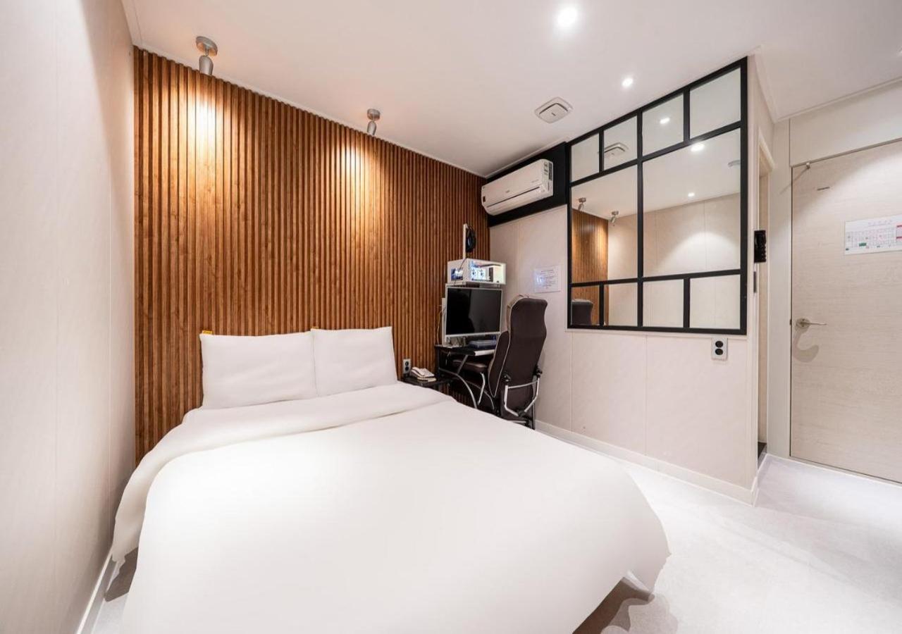 Hotel Salmon 5/50