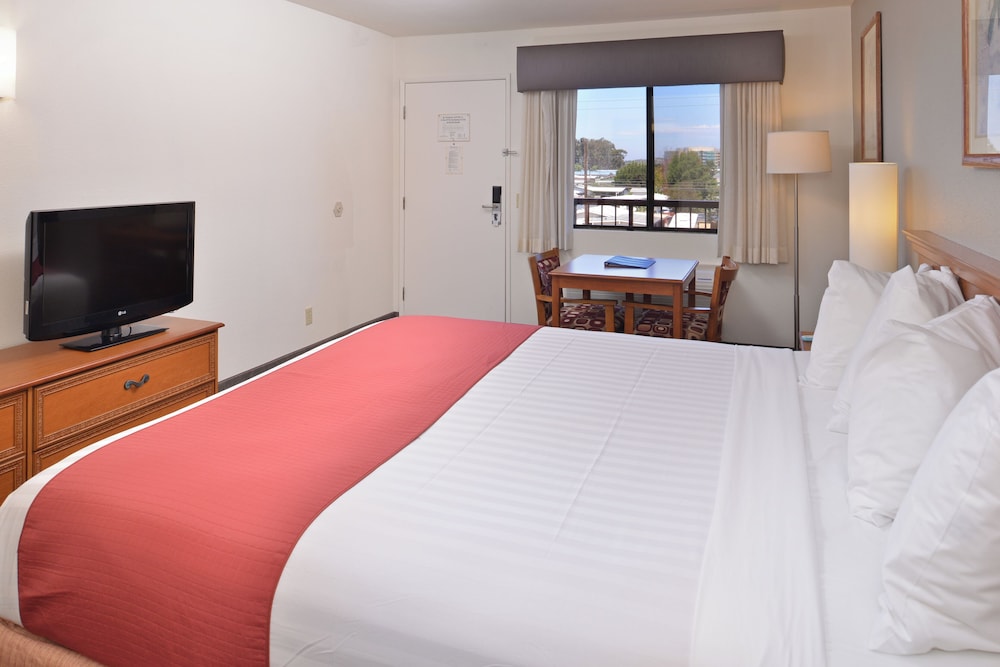 STANDARD, KING BED
