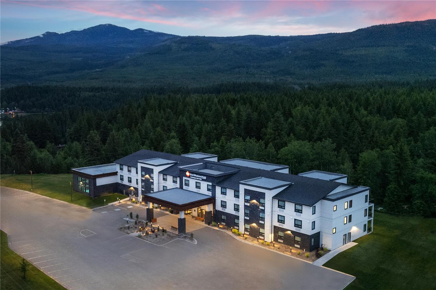 Best Western Plus Gateway to the Falls 25/26