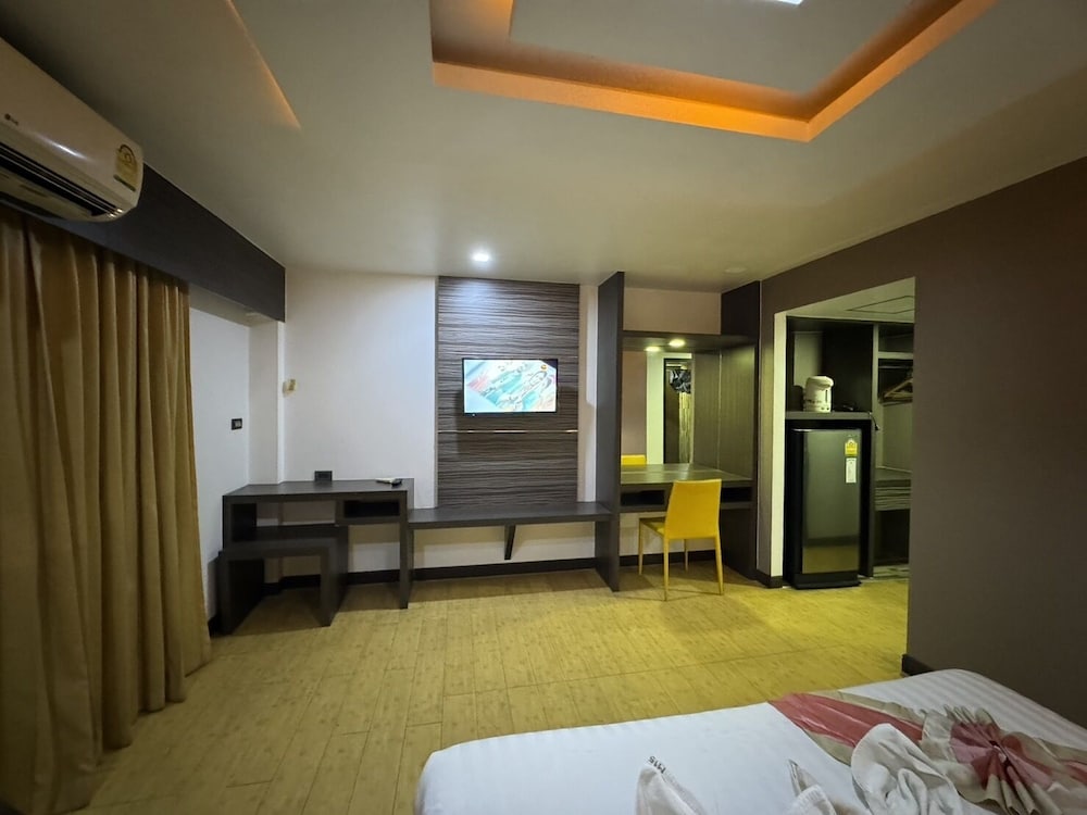 Mr.Mac's Hotel 38/50