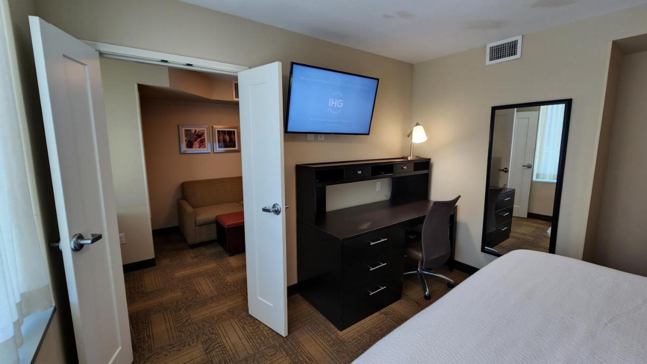 جناح بسرير كينج بغرفة نوم واحدة لذوي الإعاقة، Staybridge Suites Denver Downtown 2/3