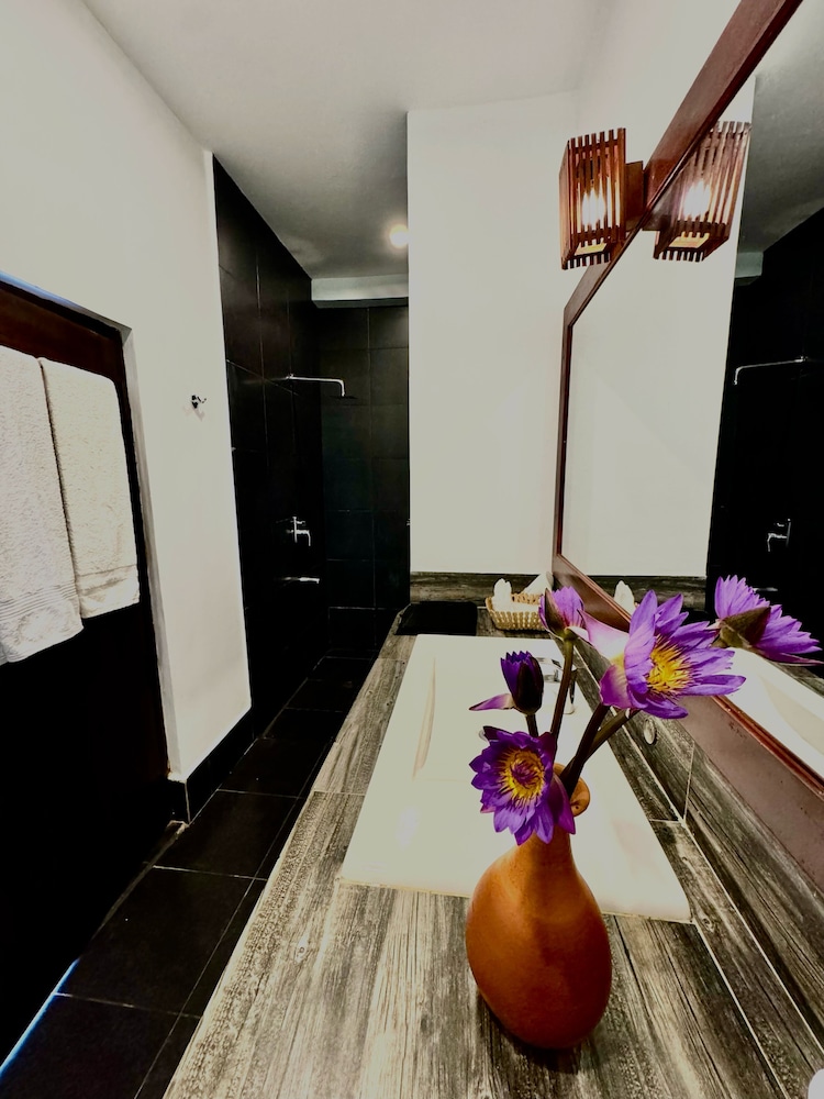 Sundaras Resort 40/50