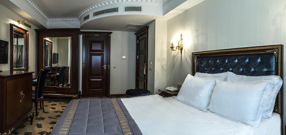 Cassiel Hotel 15/45