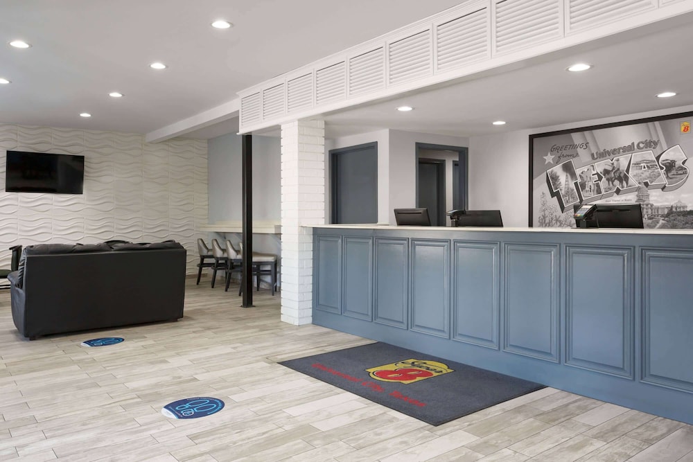 Super 8 by Wyndham Universal City 17/55