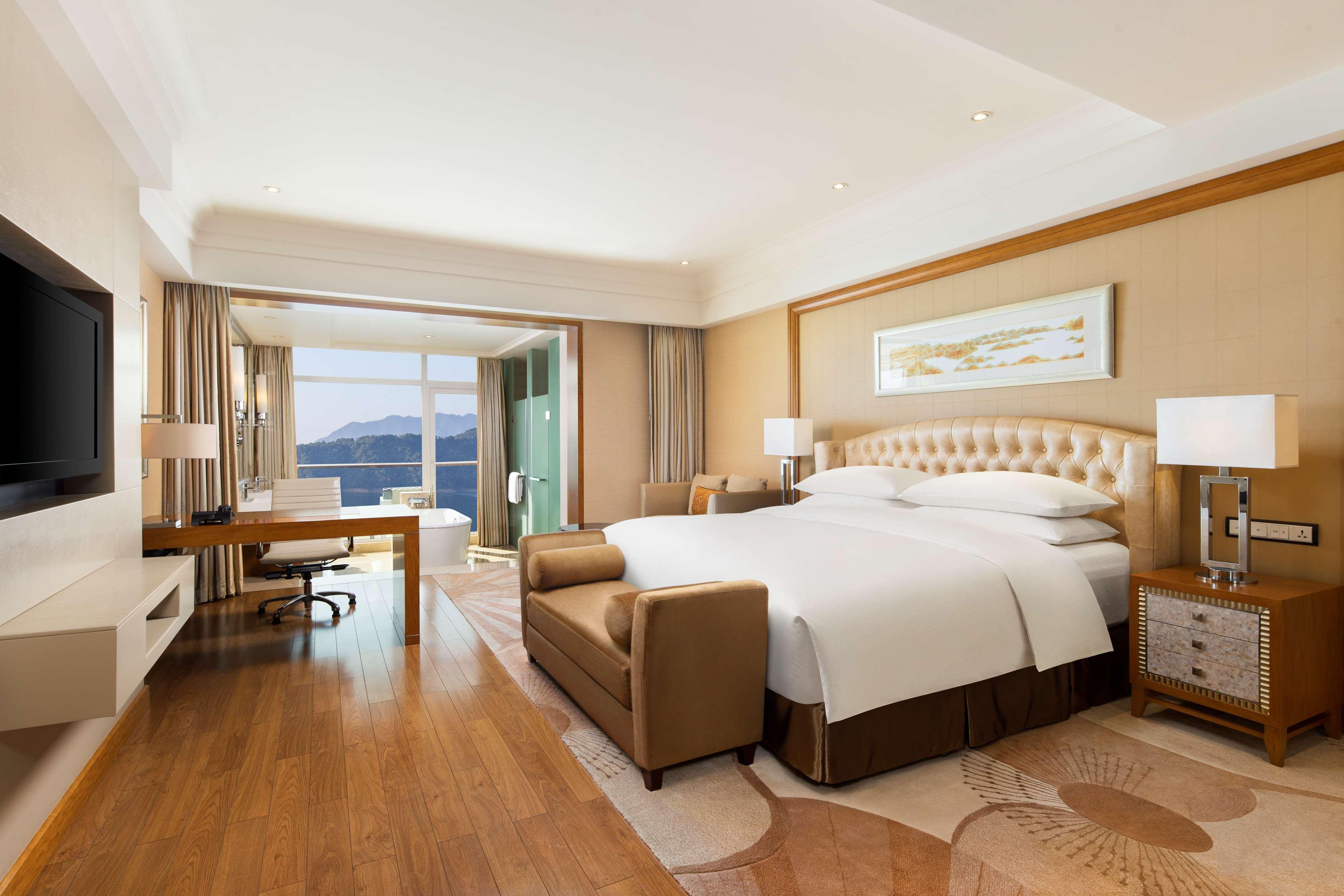 Room, Double Bed, Lake View
