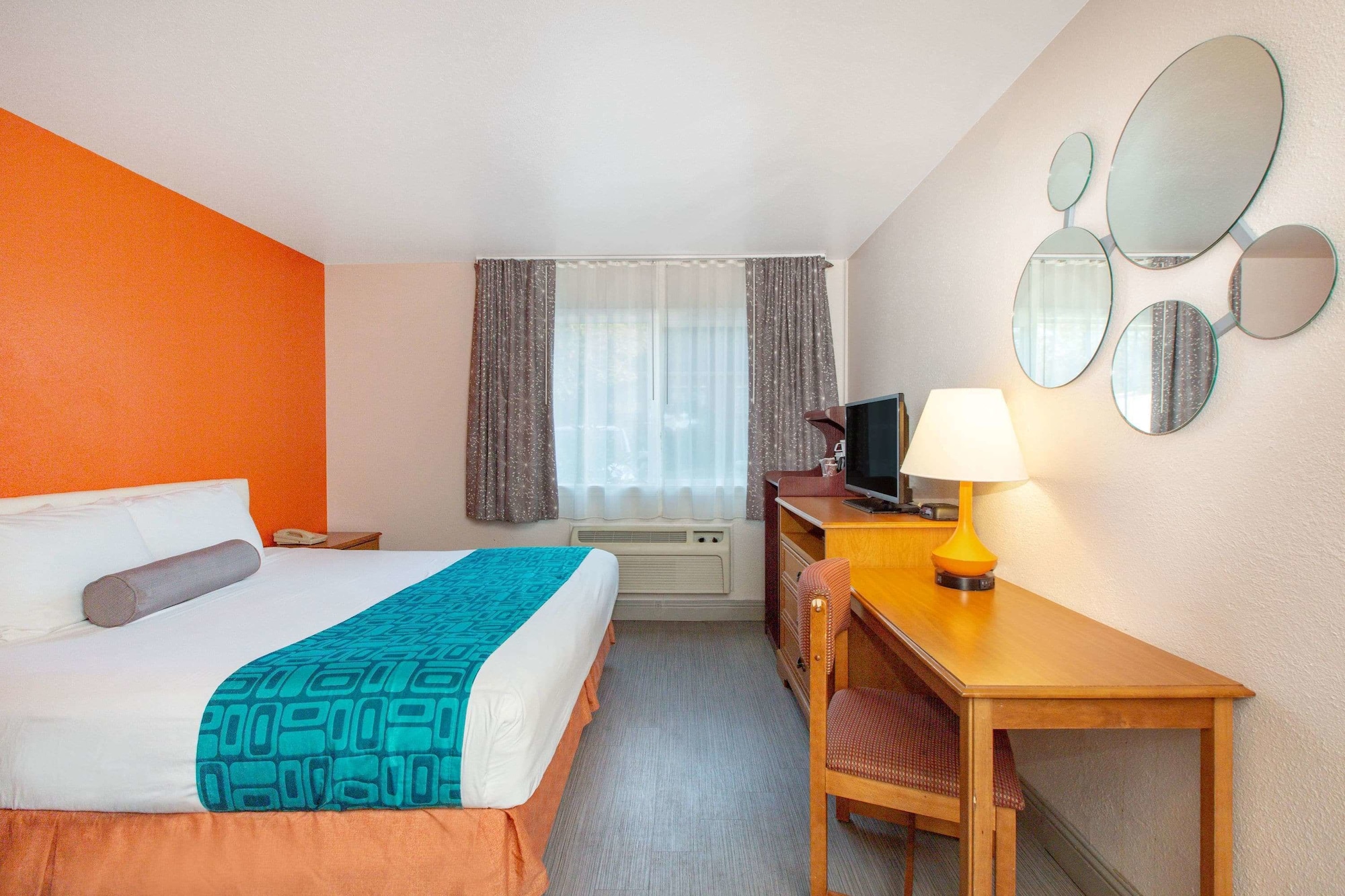 Business, King Bed