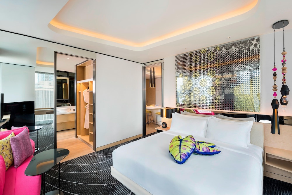 Suite, King Bed, Tower View