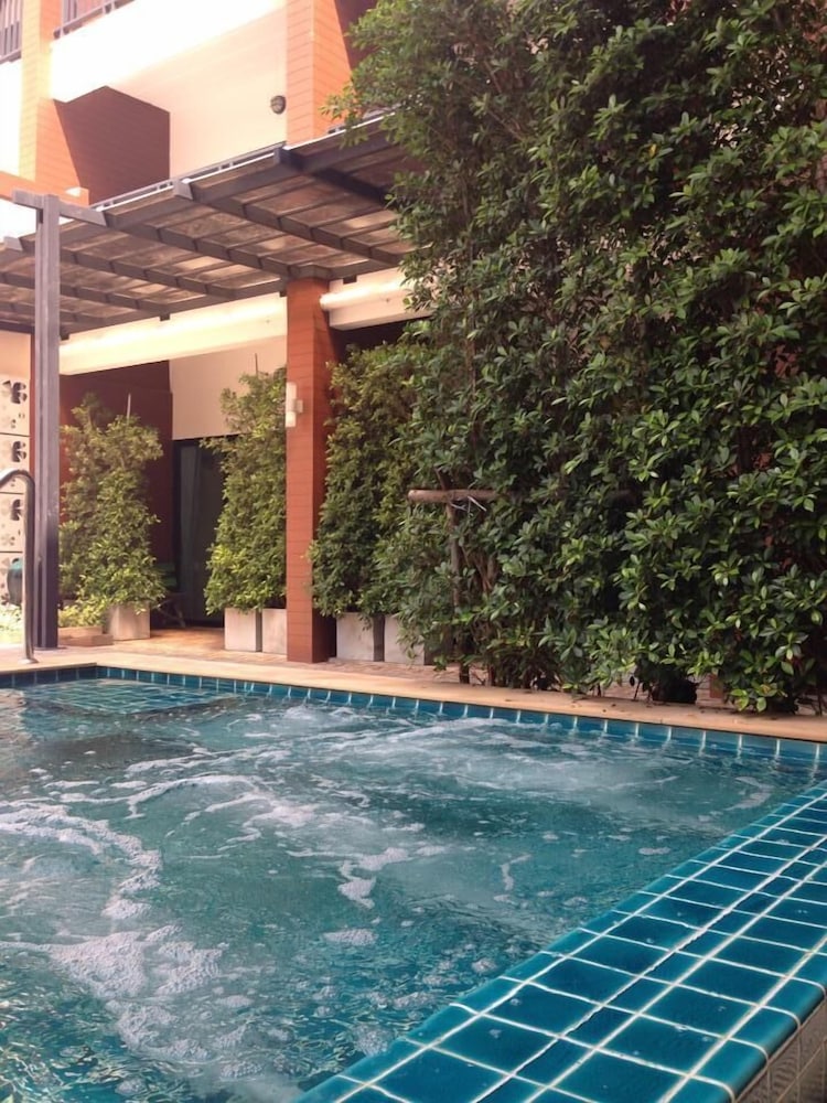 Chitra Suite 36/46