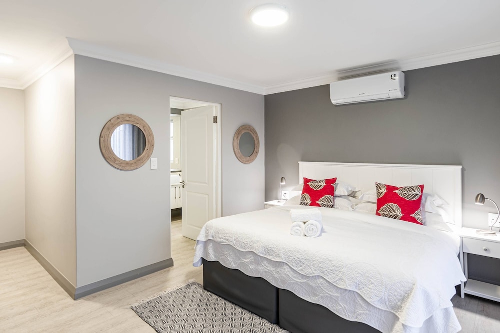 Whale Coast Ocean Villa 5/50
