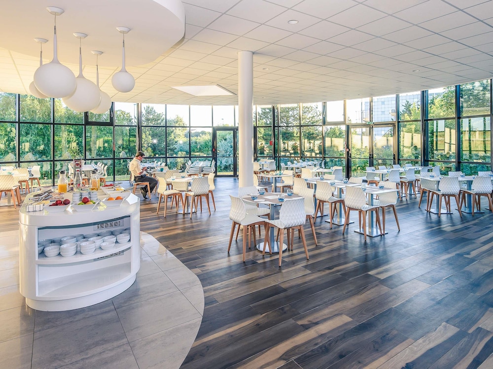 Mercure Poitiers Site du Futuroscope Hotel 54/76