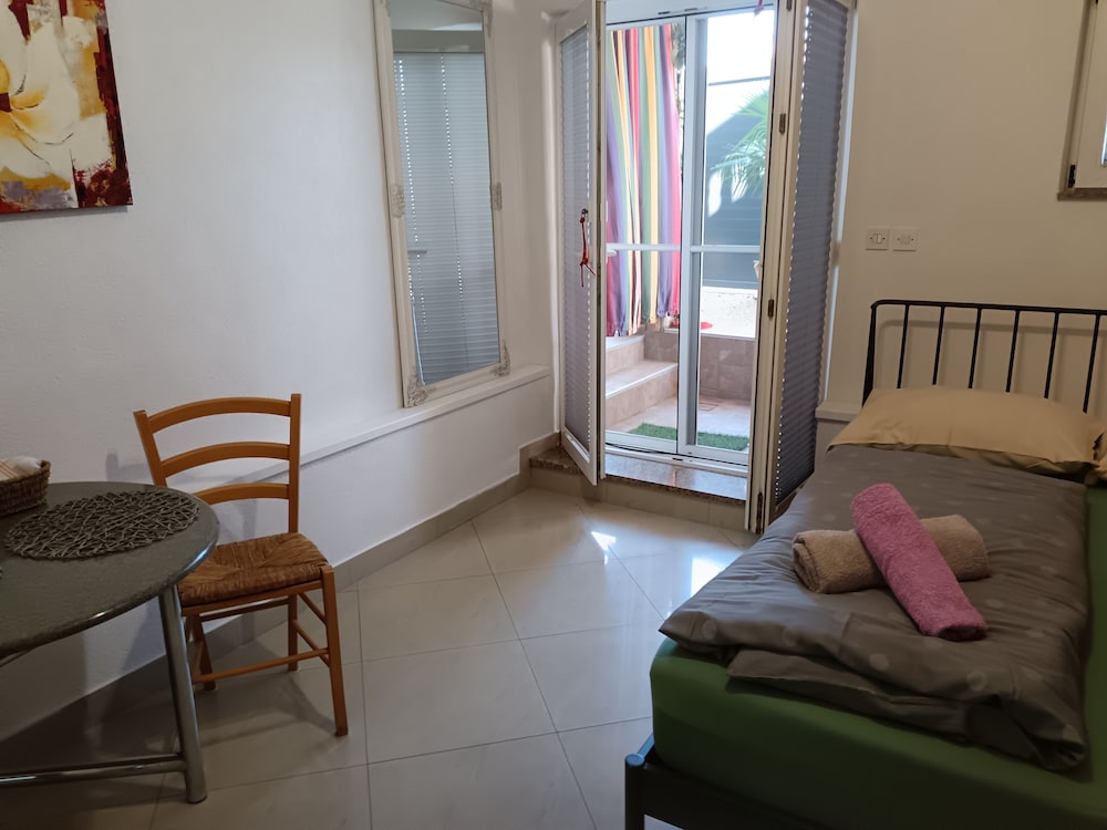 APARTMENTS MORETA 20/50