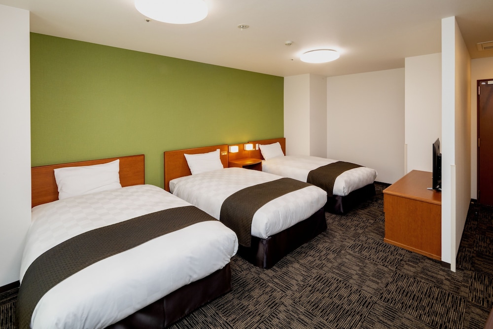 ROOM, TRIPLE