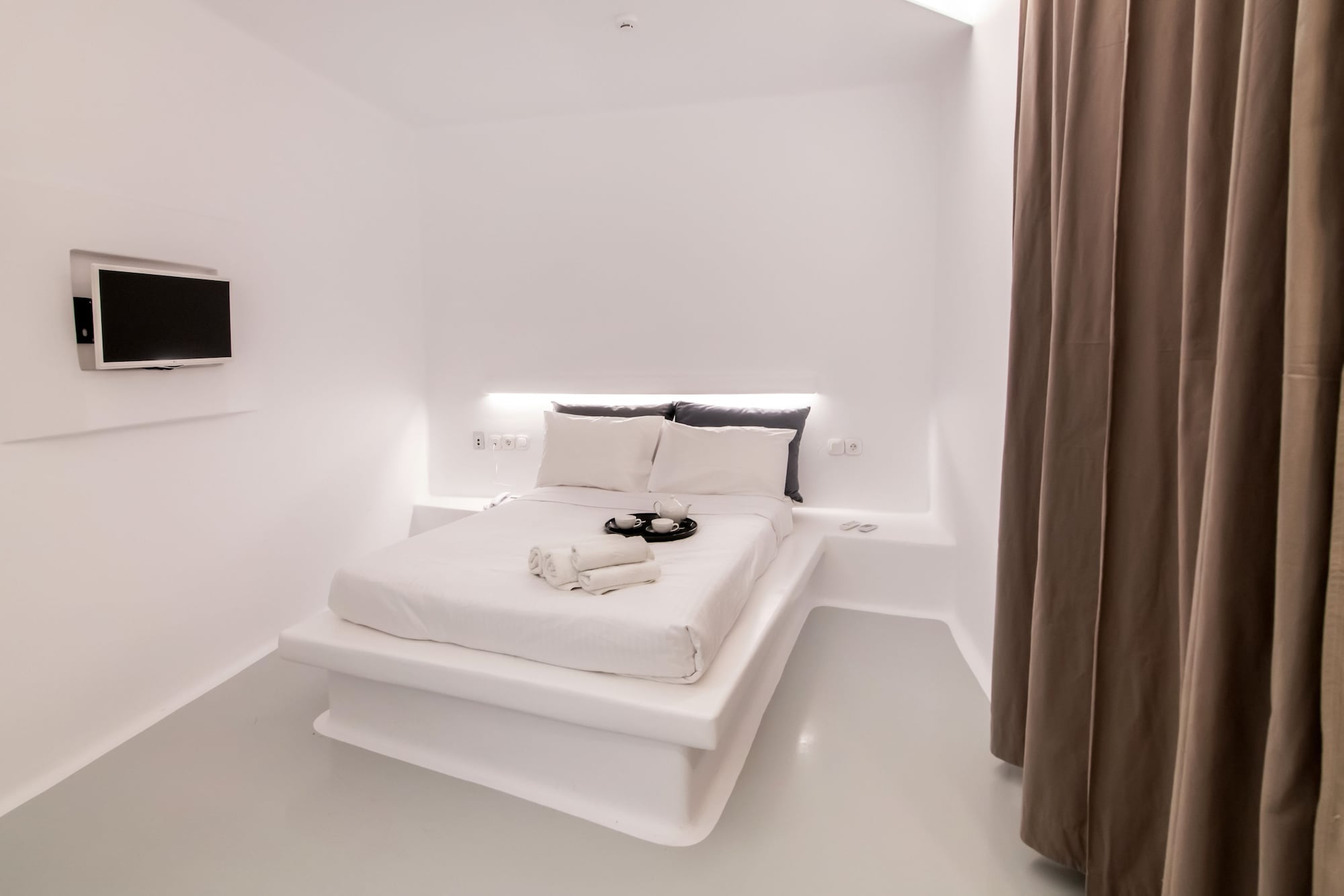 DELUXE, SINGLE, DOUBLE BED