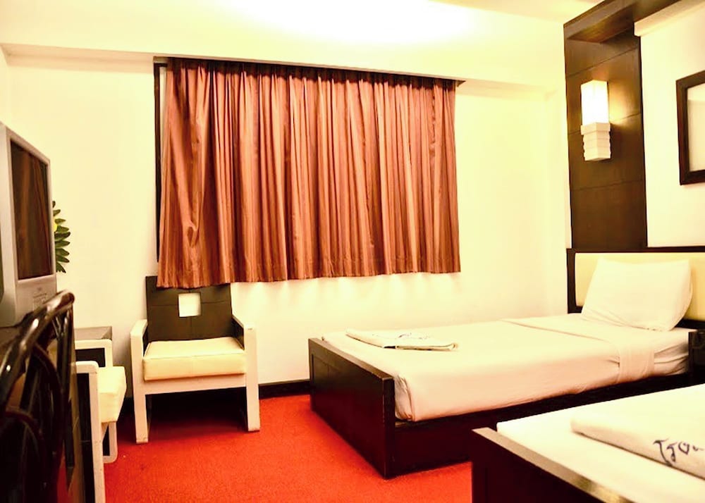 Phuluang Hotel 9/27