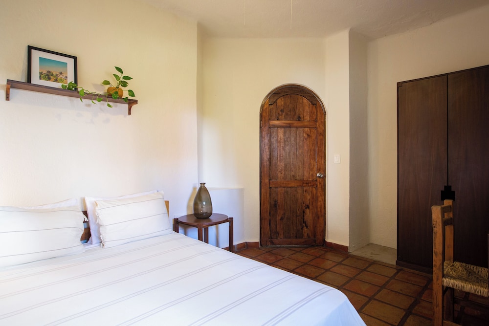 1 BEDROOM, PREMIER, STUDIO, SUITE