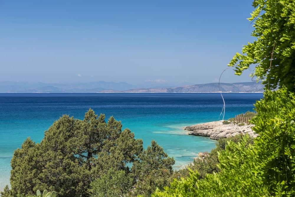 Electra Beachfront Villa 30/50