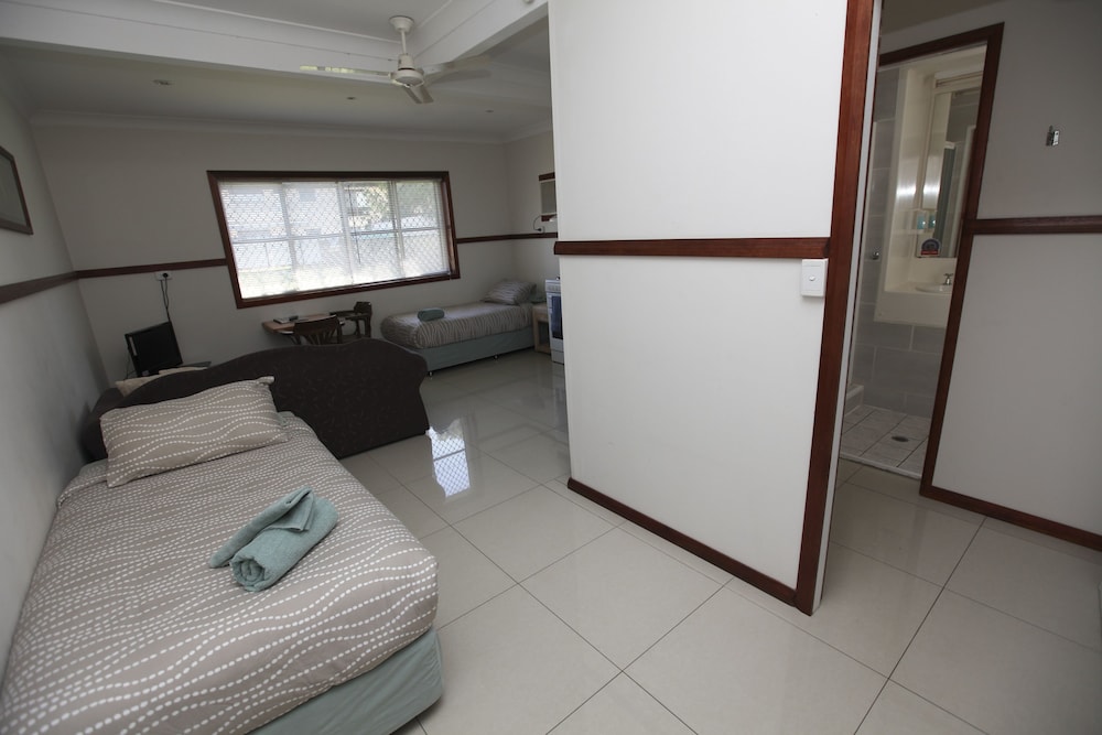 Across Country Motel And Serviced Apartments 17/35