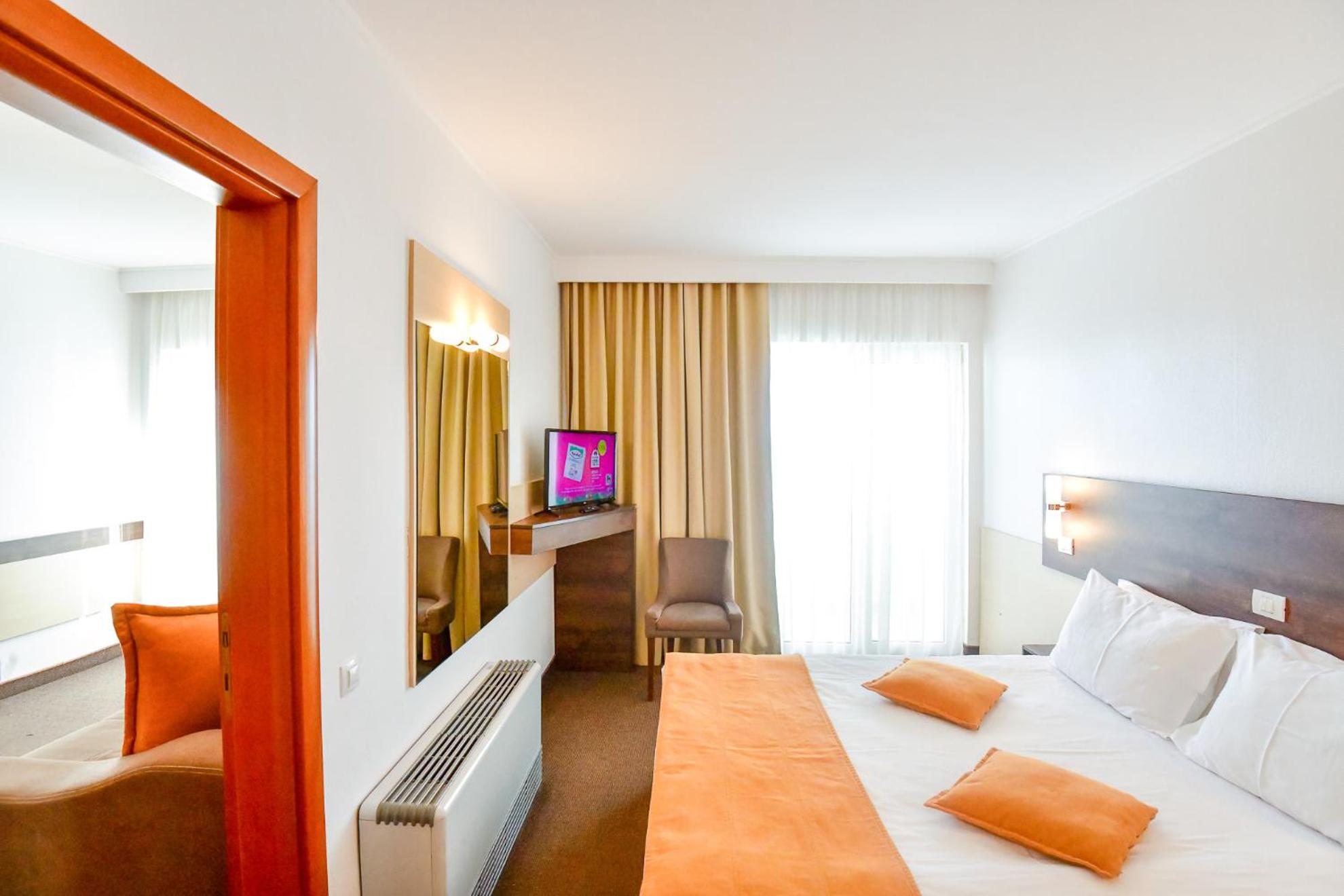 Superior, Suite, Sea Front, Hot Tub, Junior Suite Building