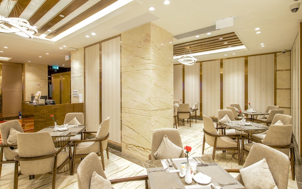 Royal Dragon Hotel 19/30