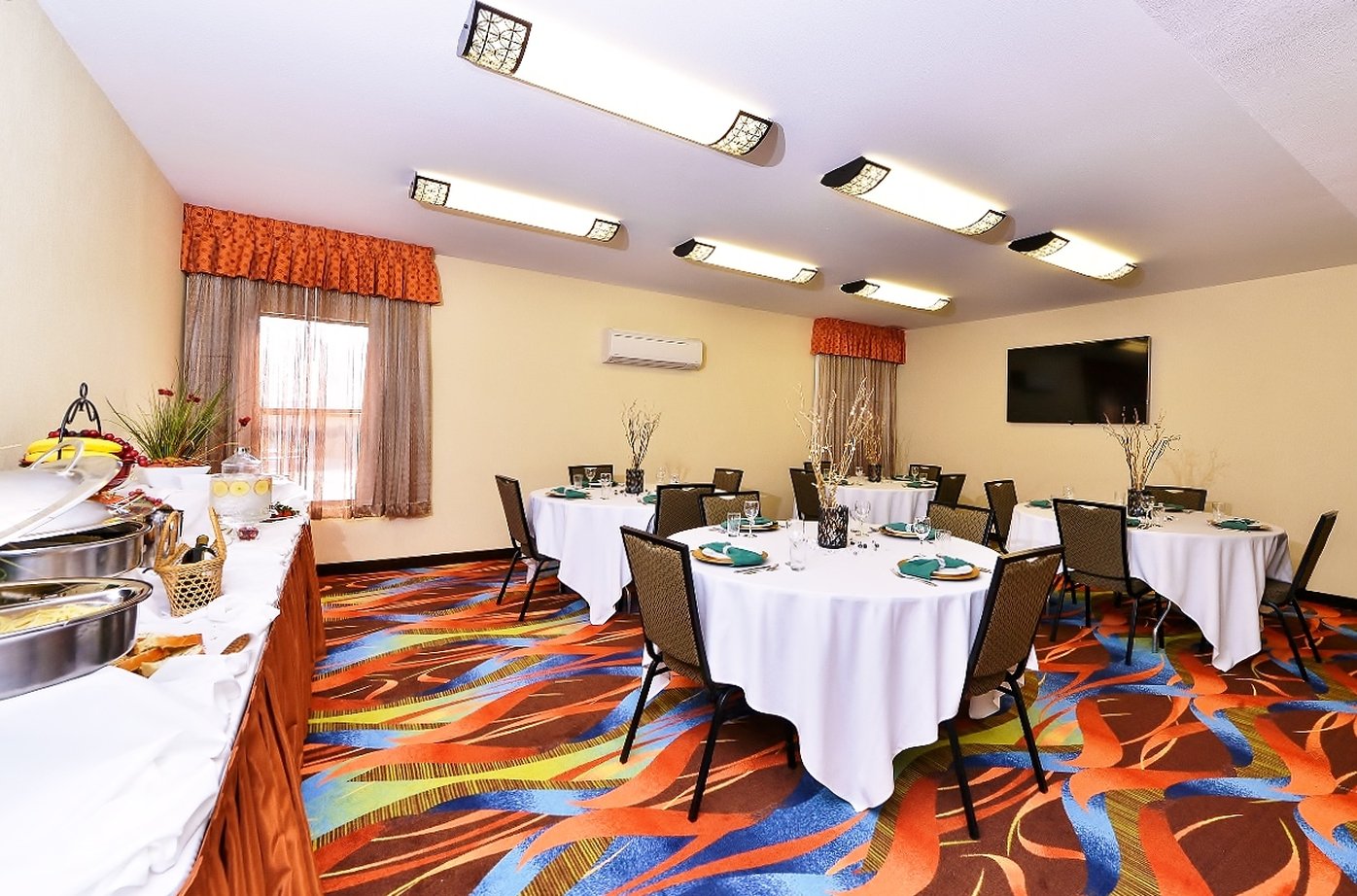 Best Western Plus Fresno Airport Hotel 49/68