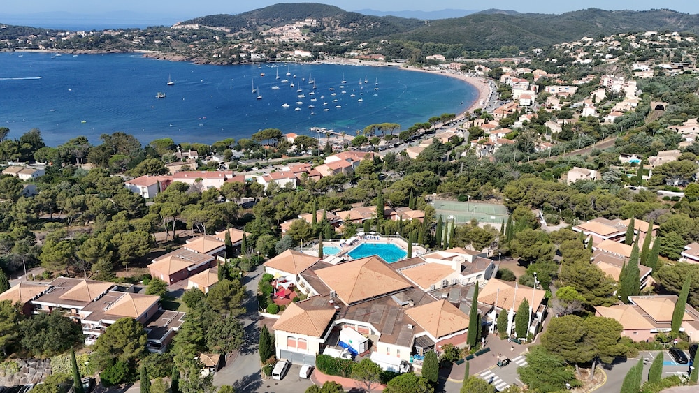 Village Club Les Mas De L'esterel 48/50