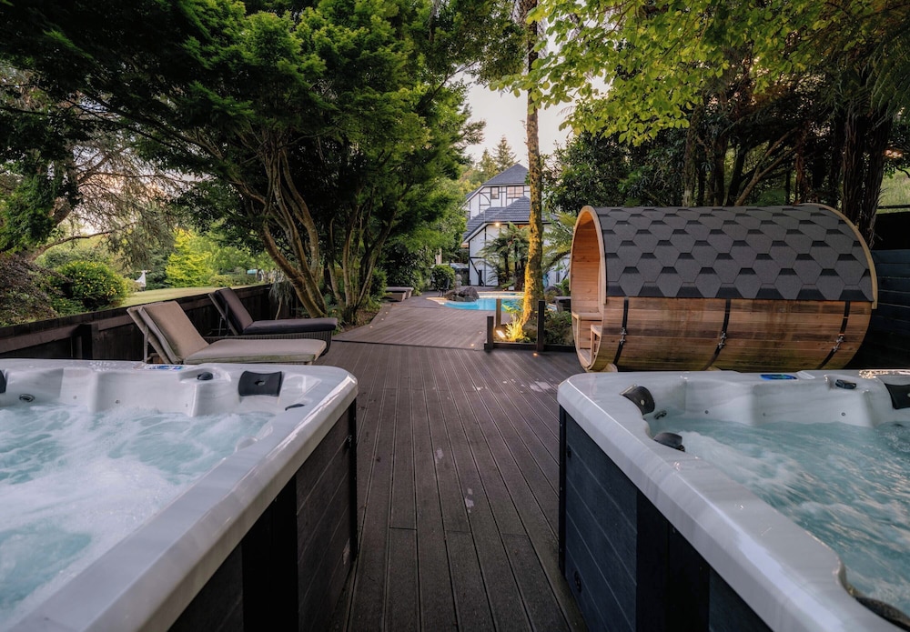 Hana Lodge 27/50